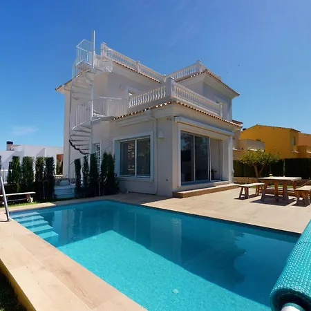 Greenside Oasis Villa By On Travel Villa Oliva
